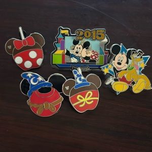 Disney Parks trading pins set of 5!!